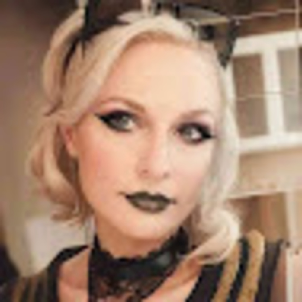 Meet your Posher, Elena